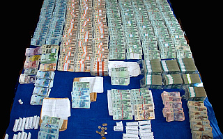 Wyłudzili VAT na ponad 45 milionów złotych Wyłudzili VAT na ponad 45 milionów złotych